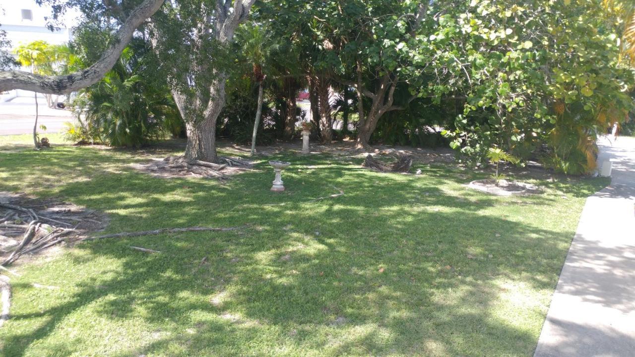 Hidden Harbor Suites Fort Myers Beach Exteriör bild