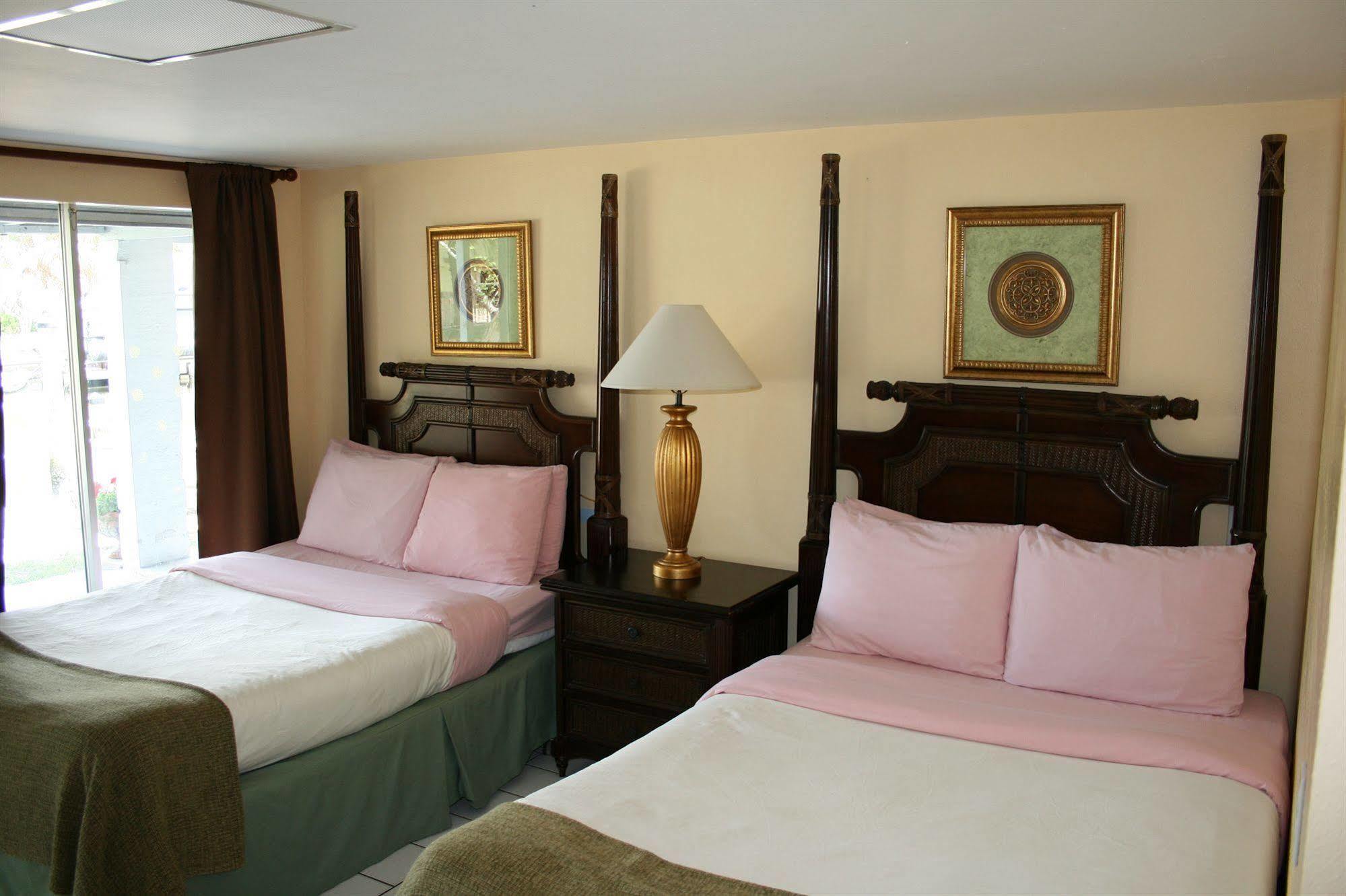 Hidden Harbor Suites Fort Myers Beach Exteriör bild