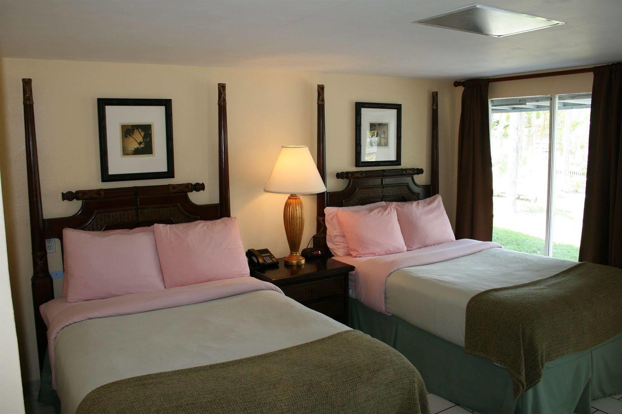 Hidden Harbor Suites Fort Myers Beach Exteriör bild